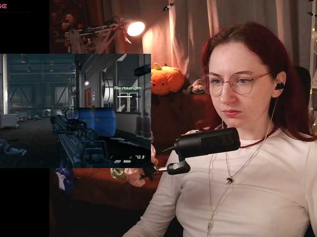Prick1yPeach live cam on BongaCams
