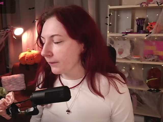Prick1yPeach live cam preview