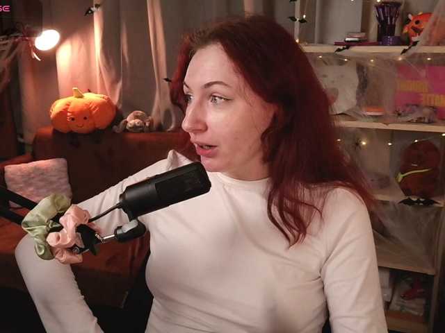 Prick1yPeach live cam preview