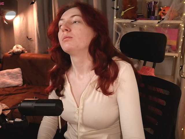 Prick1yPeach live cam on BongaCams