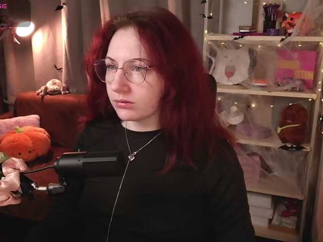 Prick1yPeach live cam on BongaCams