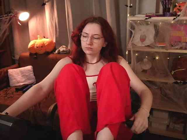 Prick1yPeach webcam