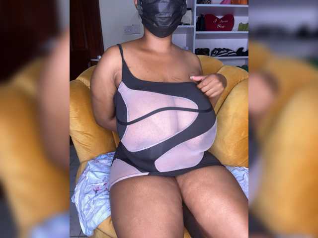 Priscy02, en vivo ahora en BongaCams