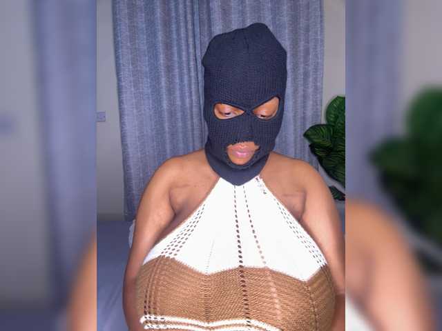Priscy02 live cam preview