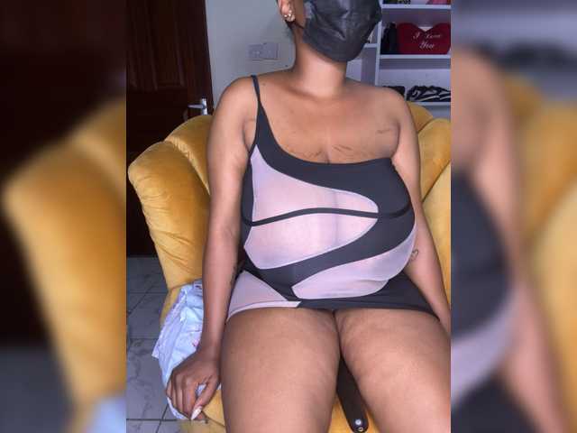Priscy02, en vivo ahora en BongaCams