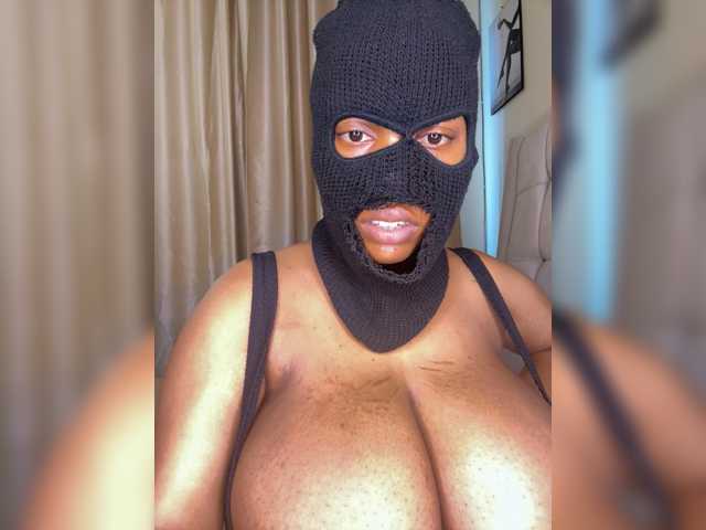 Priscy02 live cam
