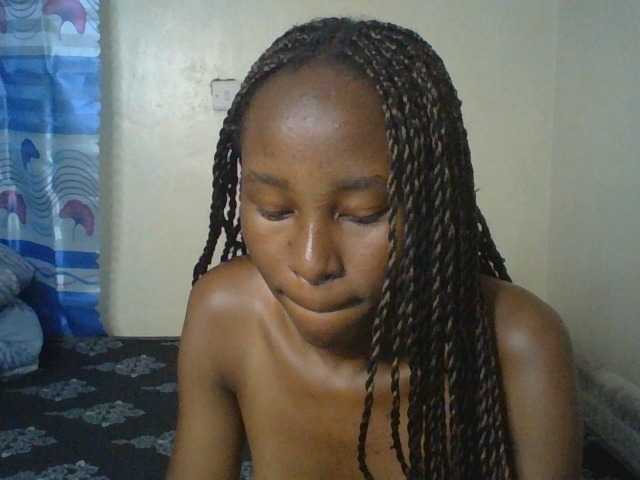 Goldenluck, live now on BongaCams