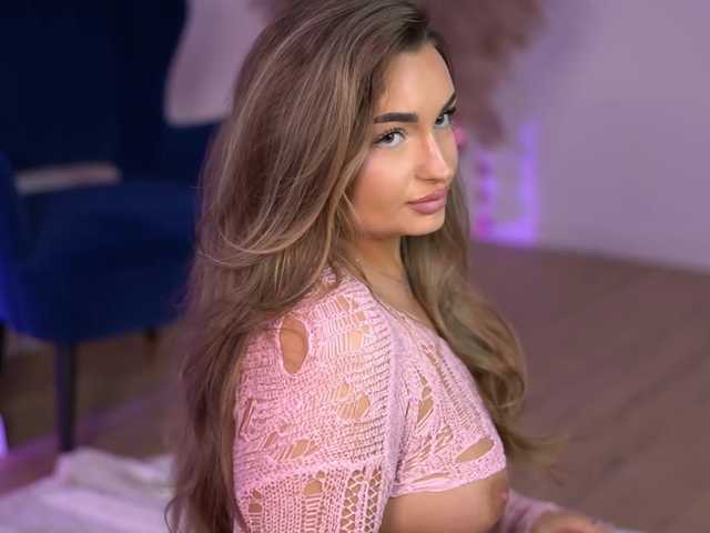 MillaSerene live cam preview