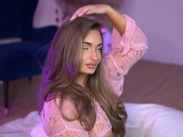 MillaSerene live cam preview