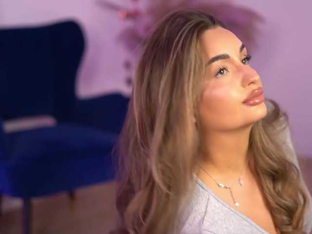 MillaSerene, en directo ahora en BongaCams