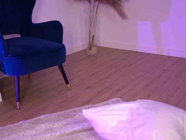 MillaSerene webcam