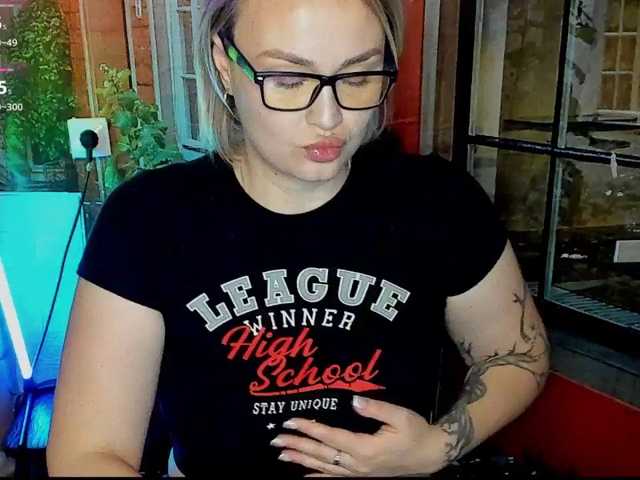 VickiRose live cam on BongaCams