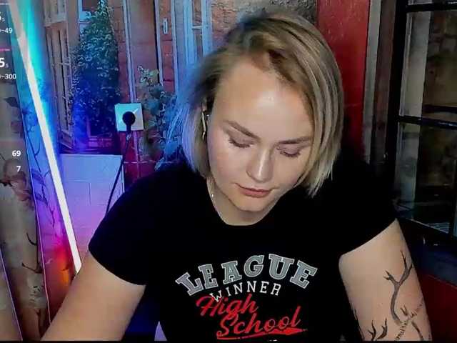 VickiRose live cam on BongaCams