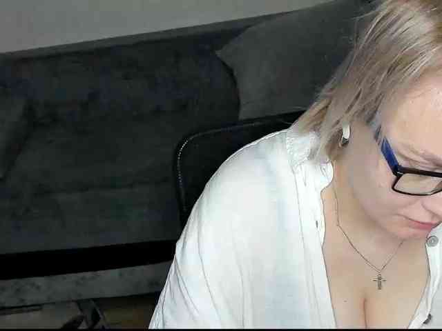 VickiRose webcam