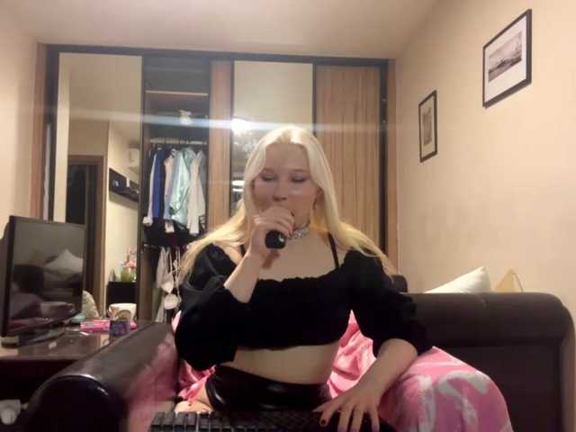 DerryLolz live cam on BongaCams