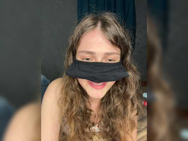 Lovely-eyes live cam on BongaCams