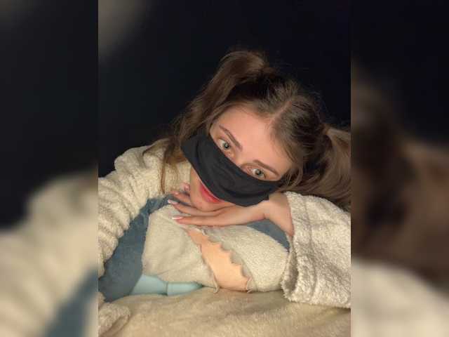 Lovely-eyes live cam on BongaCams