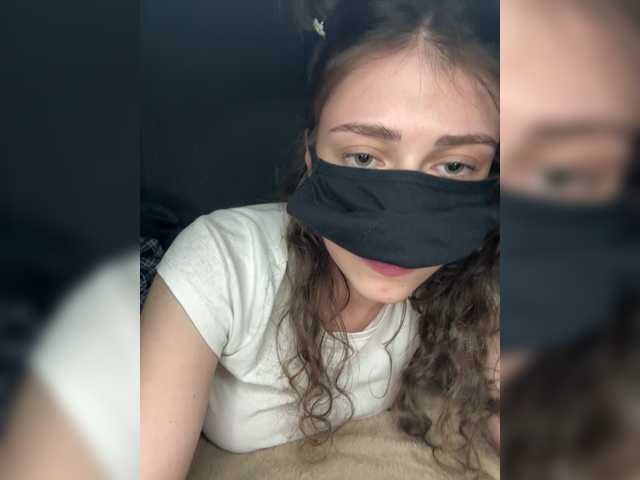 Lovely-eyes live cam preview