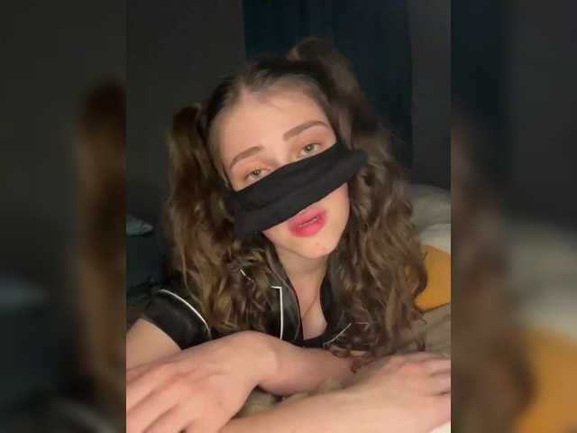 Lovely-eyes live cam on BongaCams