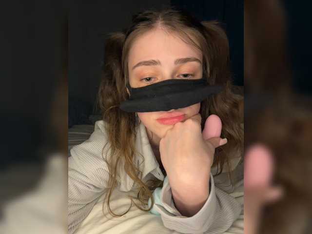 Lovely-eyes live cam on BongaCams