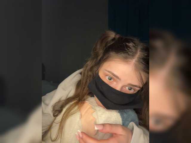 Lovely-eyes live cam on BongaCams