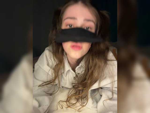 Lovely-eyes live cam on BongaCams