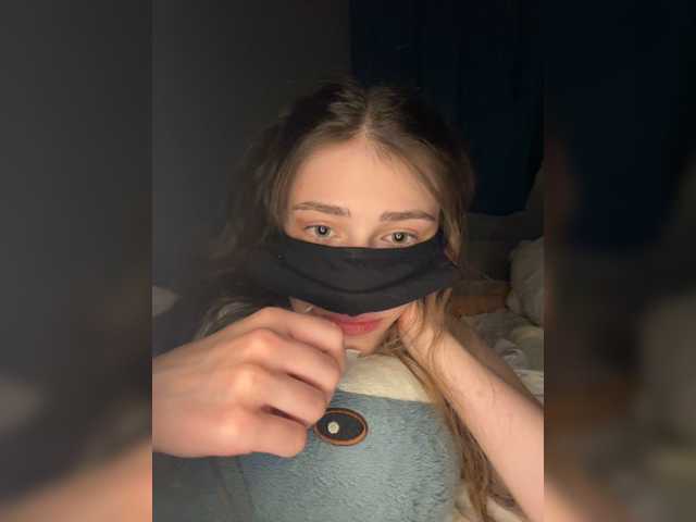 Lovely-eyes live cam on BongaCams