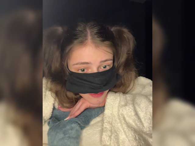 Lovely-eyes live cam on BongaCams