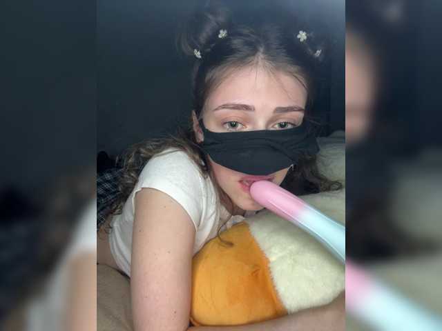 Lovely-eyes live cam on BongaCams