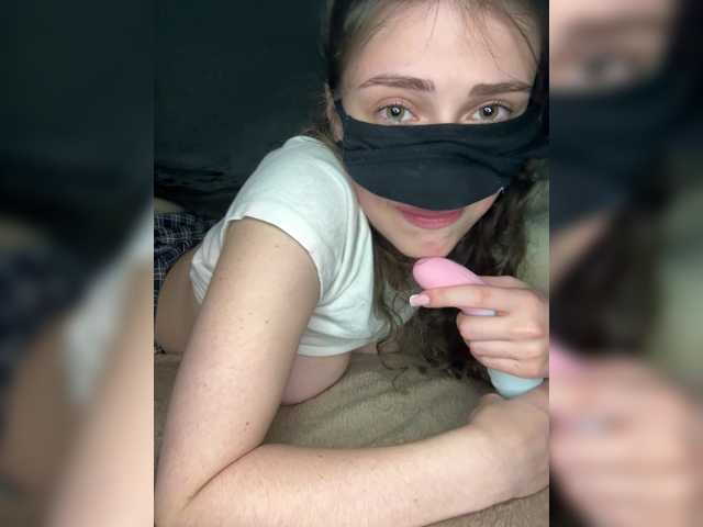 Lovely-eyes live cam on BongaCams
