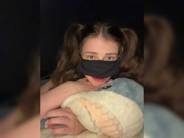 Lovely-eyes live cam on BongaCams
