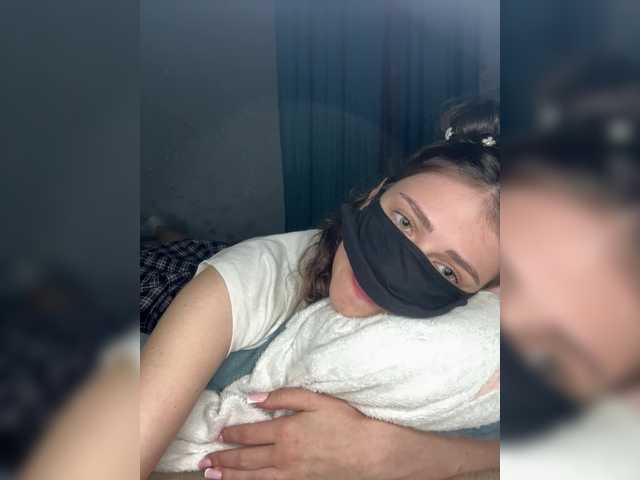 Lovely-eyes live cam on BongaCams