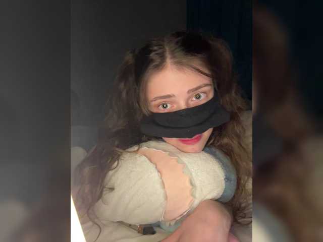 Lovely-eyes live cam on BongaCams
