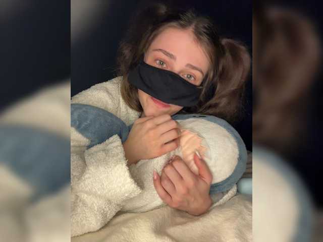 Lovely-eyes live cam on BongaCams