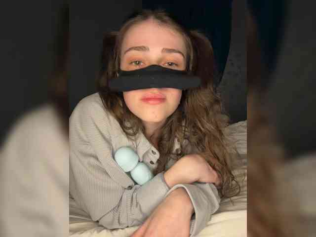 Lovely-eyes