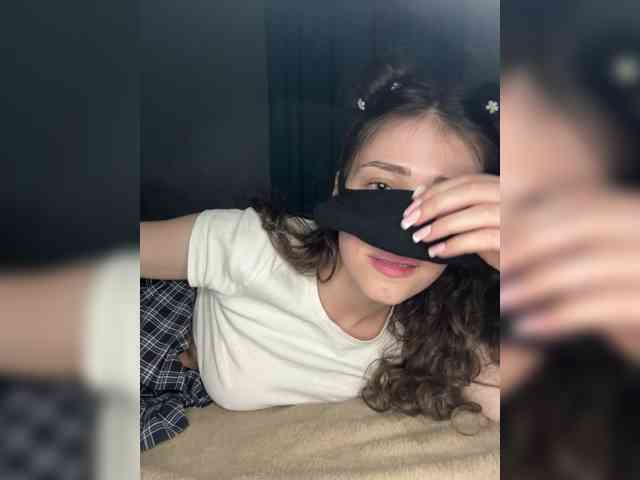 Lovely-eyes