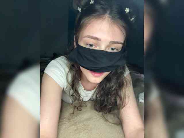 Lovely-eyes