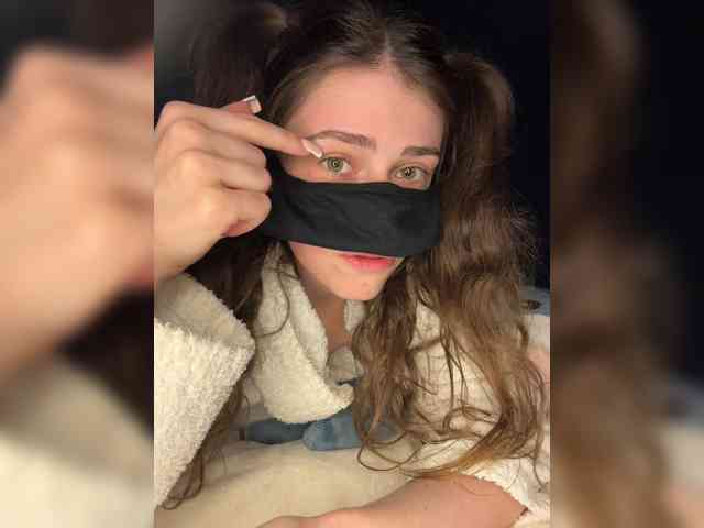 Lovely-eyes