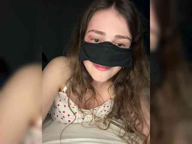 Lovely-eyes webcam