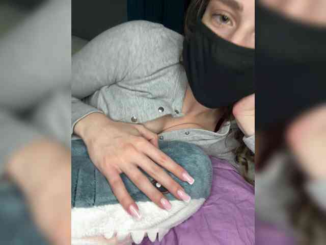Lovely-eyes