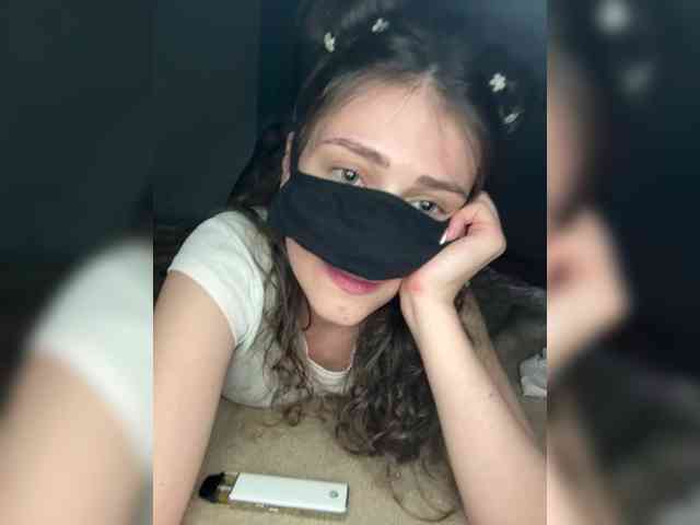 Lovely-eyes