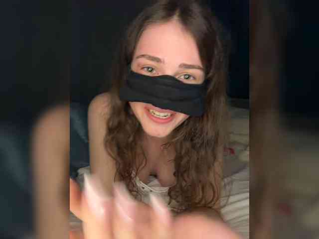 Lovely-eyes