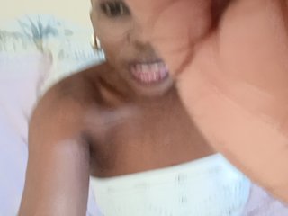 Royalshae's Live Webcam
