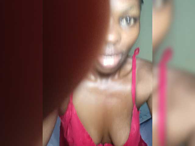 Royalshae live cam on BongaCams