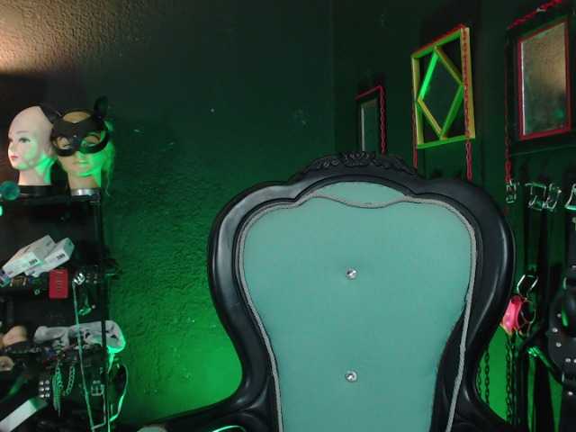 Fetishdoll-bdsm, en directo ahora en BongaCams