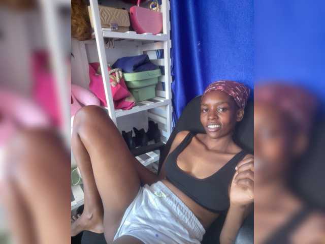 Mishy-123 live cam on BongaCams