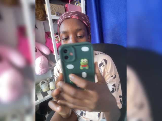 Mishy-123 live cam on BongaCams