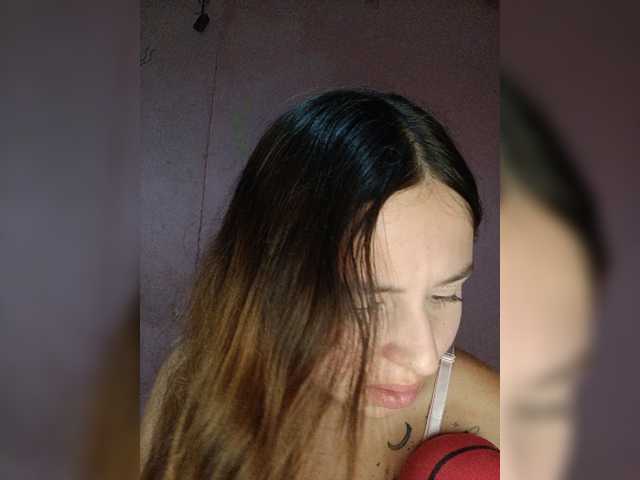 CANDYTHEROSS live cam on BongaCams