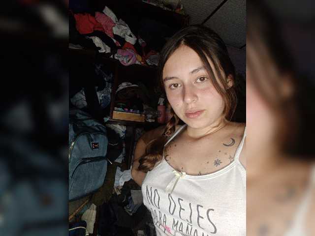 CANDYTHEROSS live cam on BongaCams