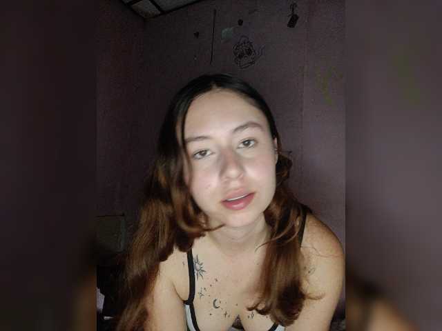 CANDYTHEROSS live cam on BongaCams
